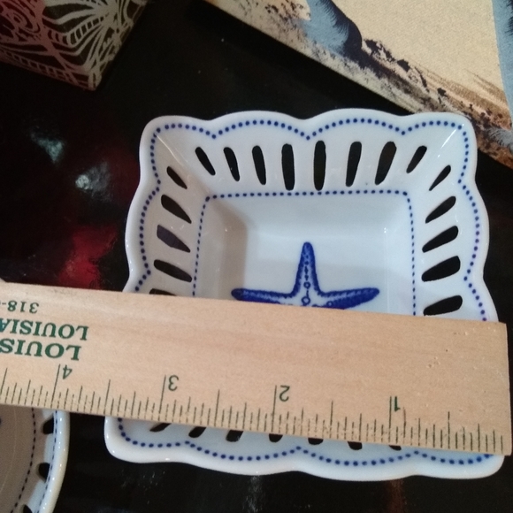 Andrea by Sadek set of 3 small pierced side, scalloped, ring trays - Picture 6 of 8